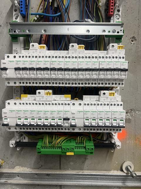 Tableau électrique Schneider Acti9 câblé par BBA Energie